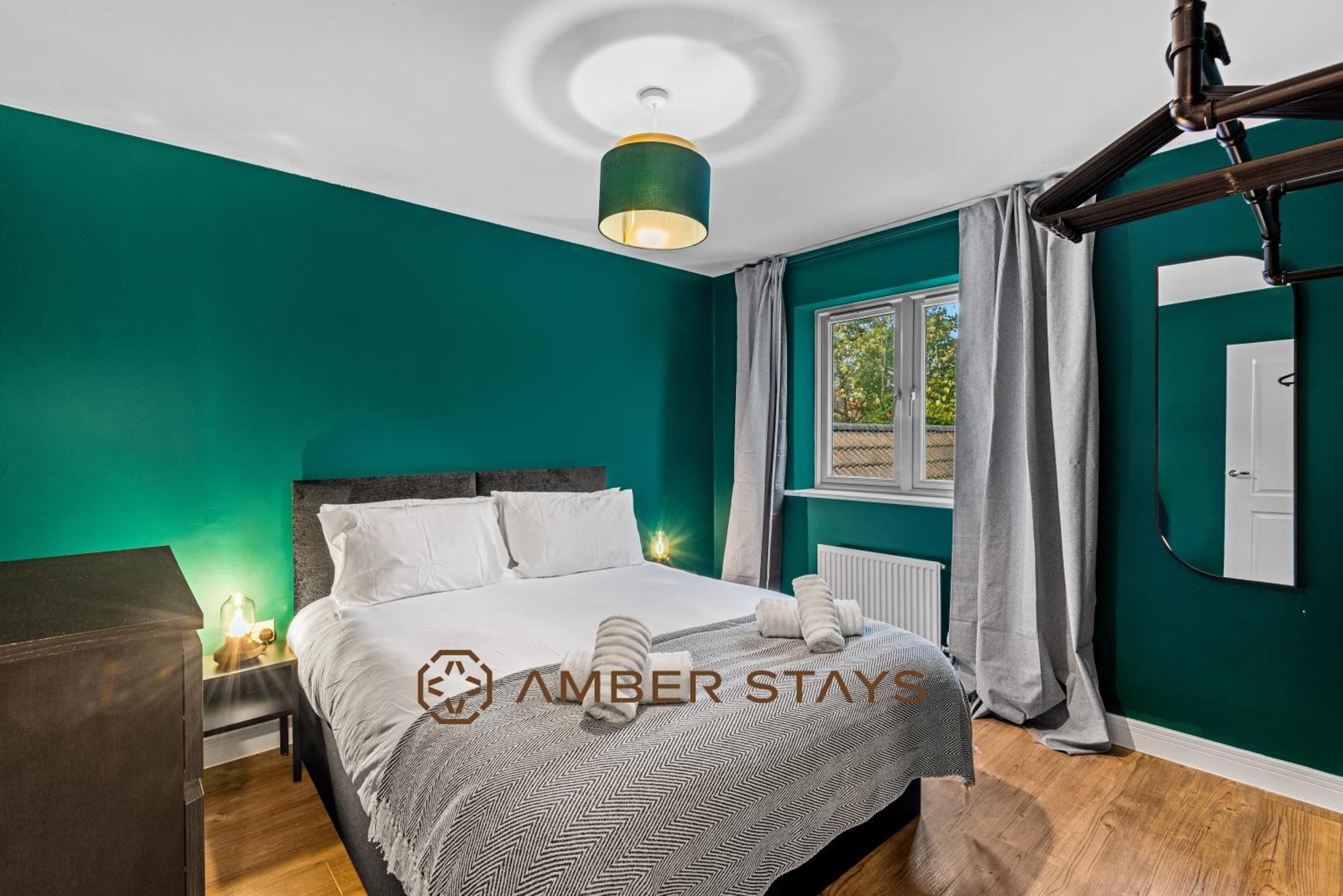 Spacious 5 Bed House In Reading By Amber Stays, Perfect For Business & Contractors, Sleeps 12! Exterior photo