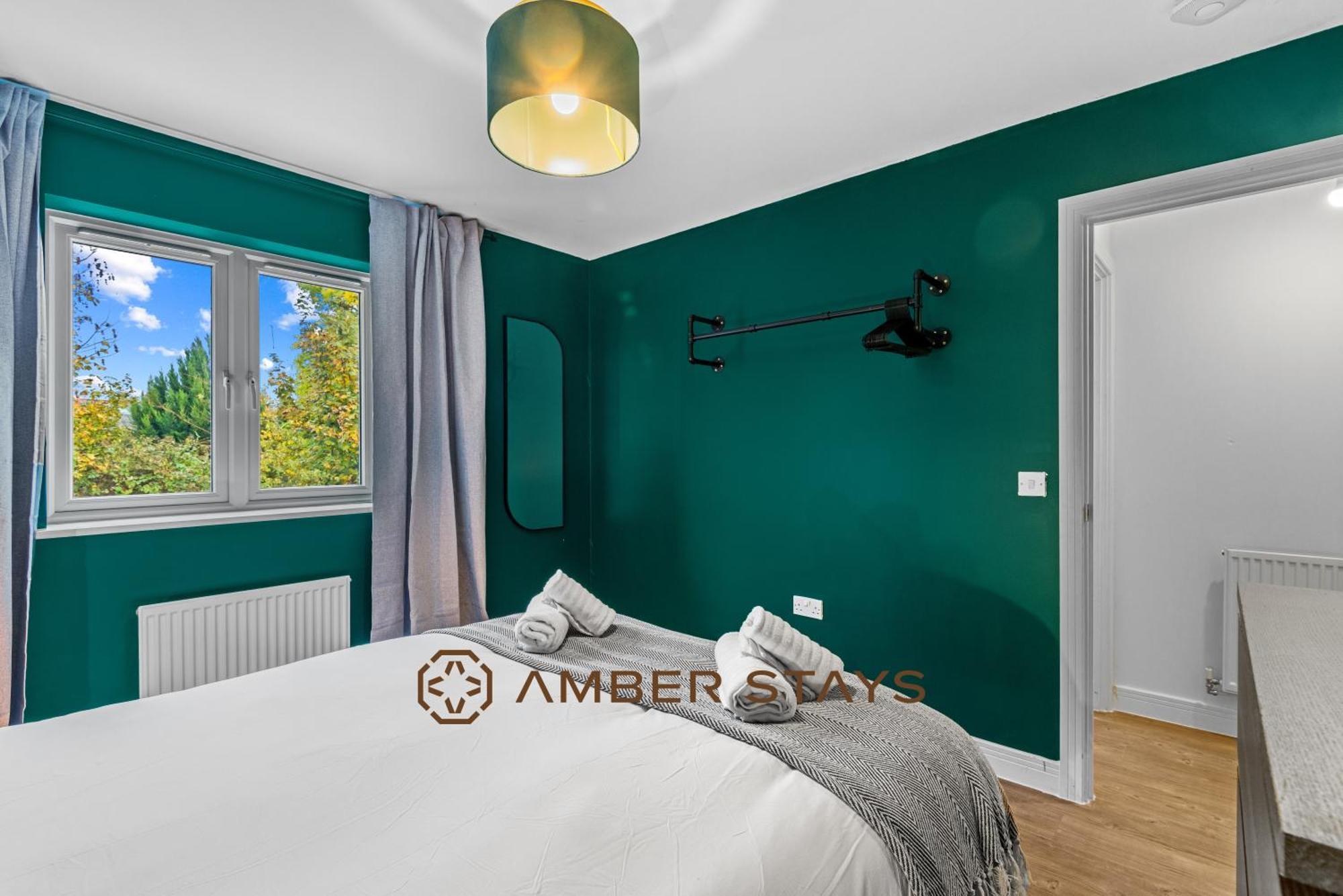 Spacious 5 Bed House In Reading By Amber Stays, Perfect For Business & Contractors, Sleeps 12! Exterior photo